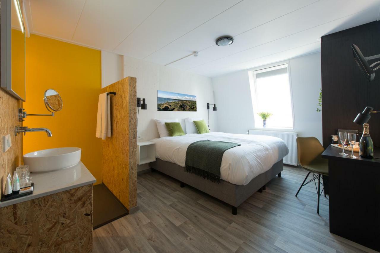 Deluxe Double Room - pets allowed,791274981:JPEG